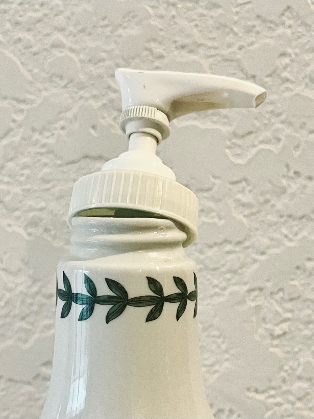 Portmeirion Botanic Garden
7” Soap Dispenser - Picture 6 of 6